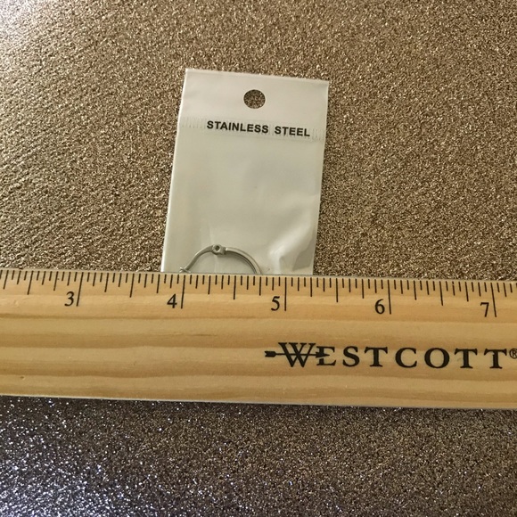 🌸 3/4 Inch Stainless Steel Hoops 🌸 - Picture 3 of 3